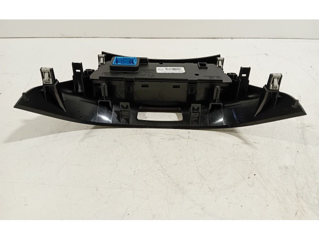 Блок управления климат-контролем    Peugeot 2008 I