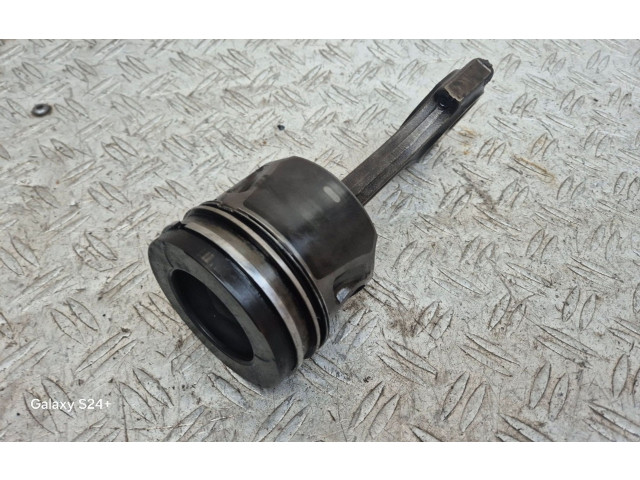 Поршень с шатуном 19N4, 897 Mitsubishi Outlander