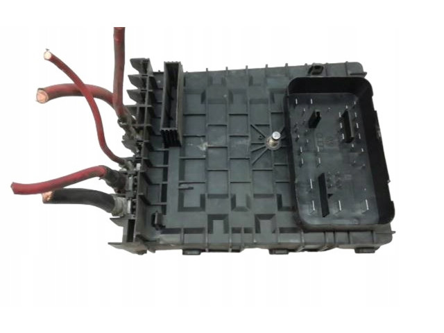 Блок предохранителей  1K1312271   Volkswagen Jetta V    