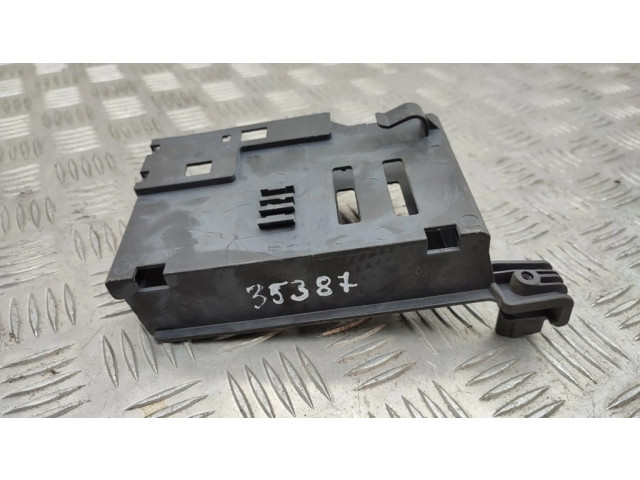 Другая деталь салона