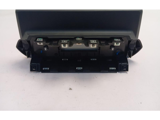 Дисплей       Peugeot 2008 II