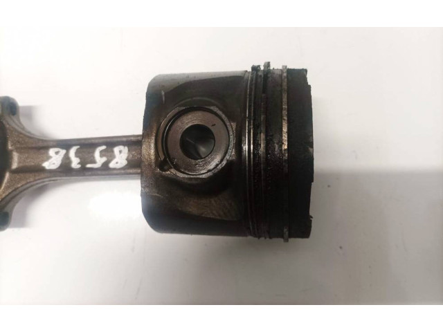  Поршень с шатуном    Volvo S60  