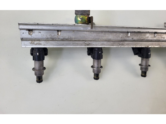 Топливная рампа    Honda Accord   для двигателя F20B6