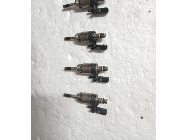 Форсунка 04E906036AN Skoda Octavia Mk4