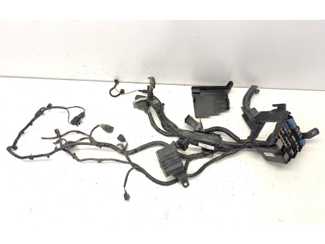 Блок предохранителей  AV1T14K012HDD   Ford B-MAX    