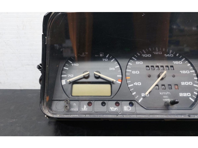 Панель приборов 81117657   Volkswagen PASSAT B4       