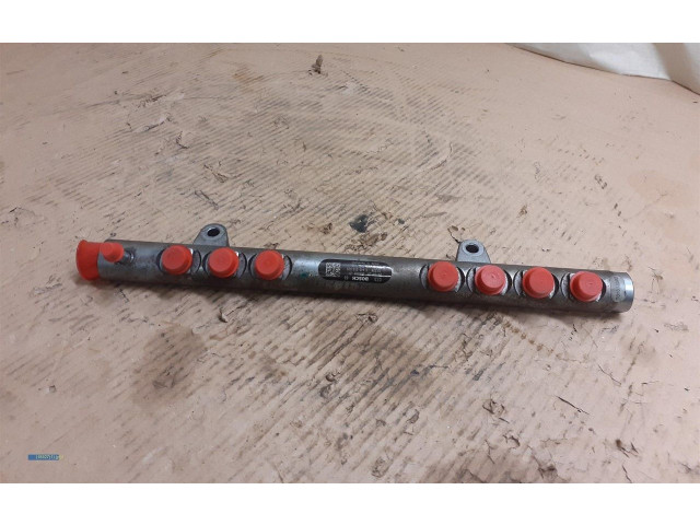 Vstřikovací lišta 30777759   Volvo S80    D5244T10 