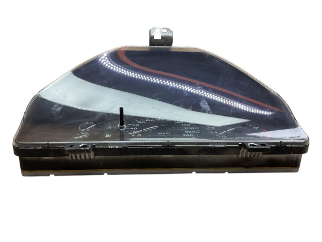 Přístrojová deska Mazda 323 F 2000 7MBH1CB