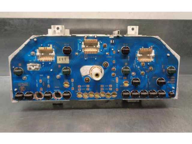 Панель приборов MR240563 Mitsubishi Space Wagon