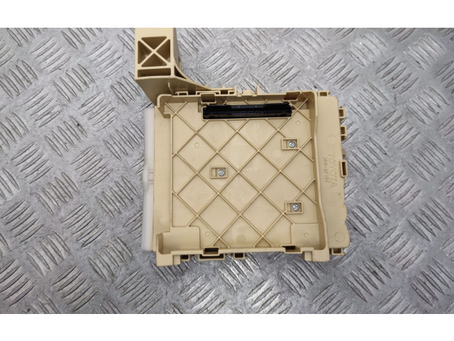 Блок предохранителей 8273078021 Lexus NX