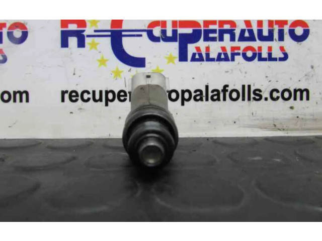 Форсунка MR988977 Mitsubishi Colt CZ3