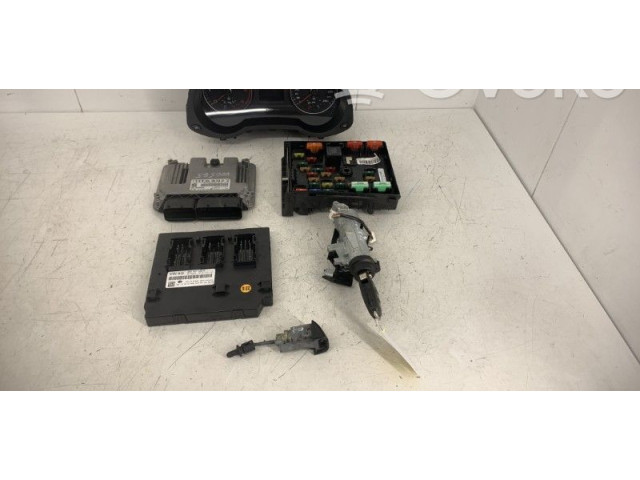 Комплект блоков управления    Audi Q3 8U