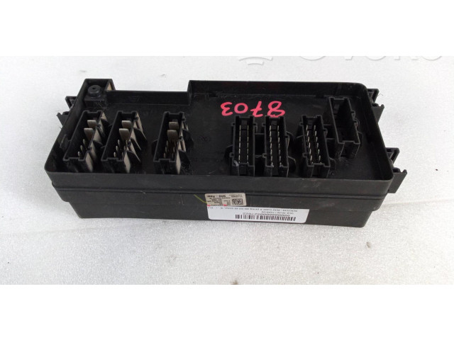 Блок предохранителей A1645400272   Mercedes-Benz ML W164    