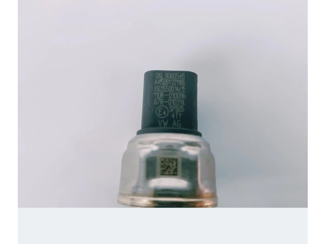 Vstřikovací lišta 06L906054B Volkswagen Tiguan