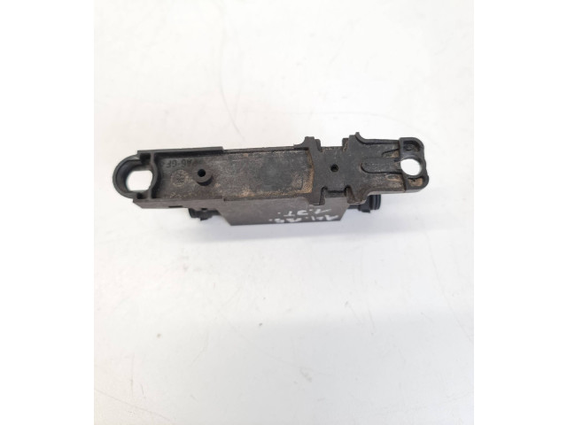 Генератор 4A0959981A, D104A   Audi A4 S4 B5 8D      