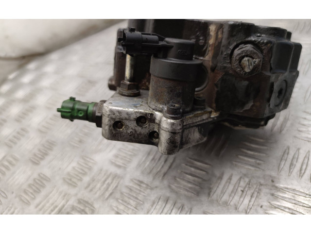 Vstřikovací čerpadlo 8692521 Volvo XC70 D5244T4