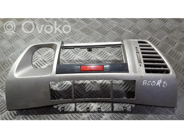 Другая деталь салона