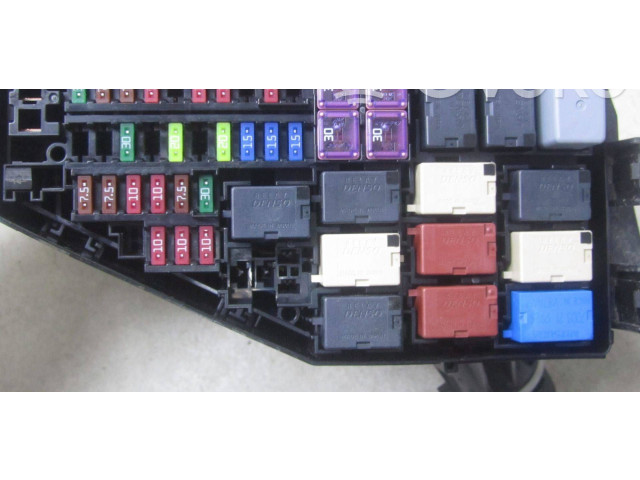 Блок предохранителей     Honda HR-V    