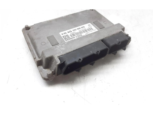 Блок управления двигателем Блок управления 03D906023 Skoda Fabia Mk2 (5J)