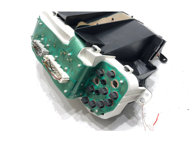 Панель приборов 457300-2970   Toyota Yaris Verso       