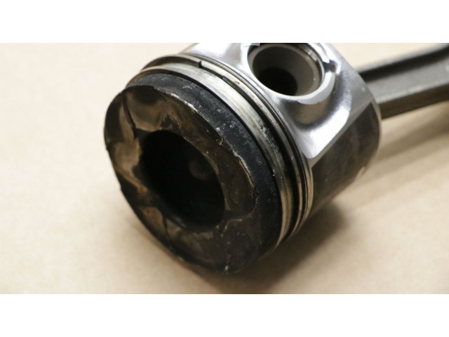  Поршень с шатуном D 5244 T12 174, 174  Volvo V70  