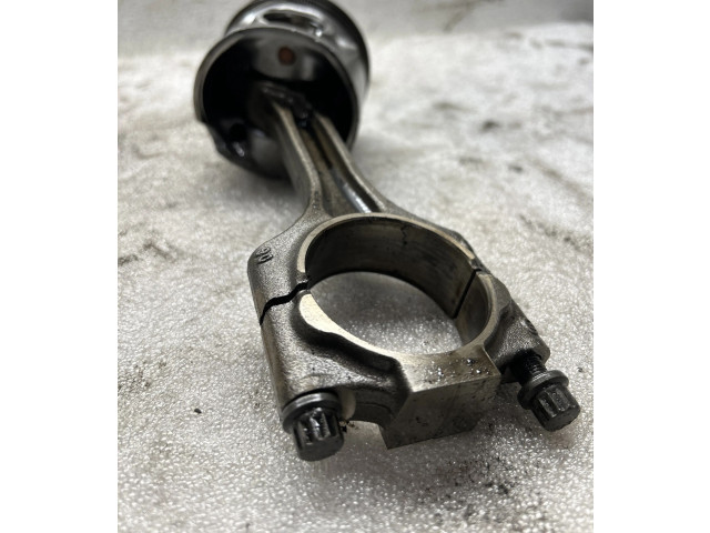 Поршень Volvo XC60