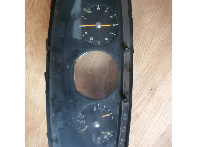 Панель приборов 87001050   Mercedes-Benz W123       