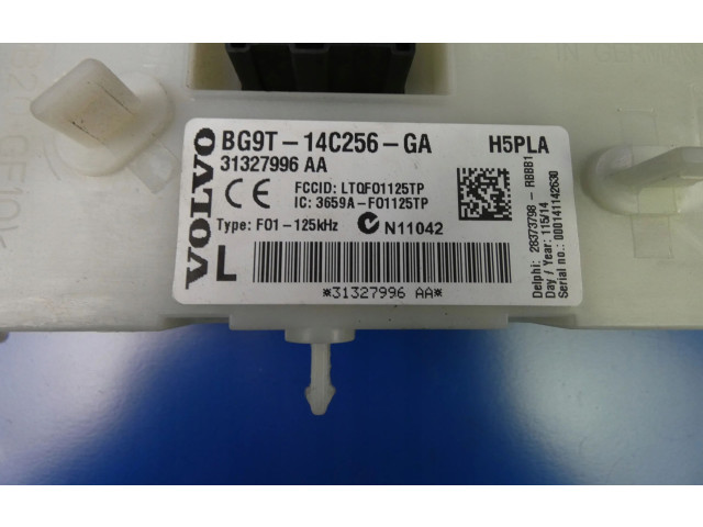 Блок предохранителей 31327996   Volvo S60    