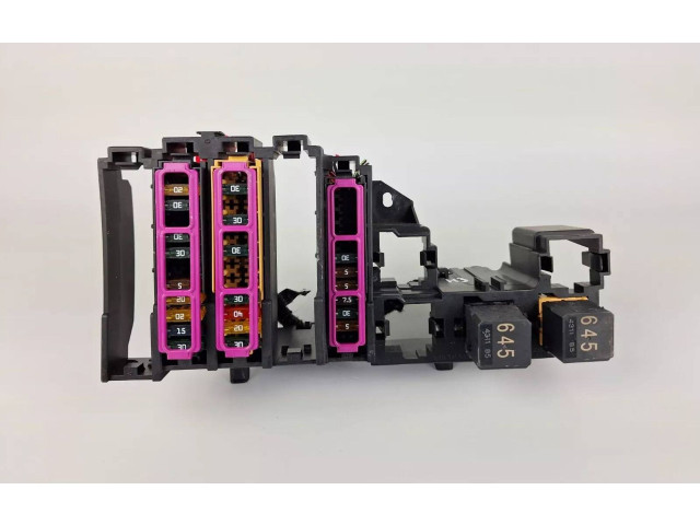 Блок предохранителей 8K0971845A Audi A5 8T 8F