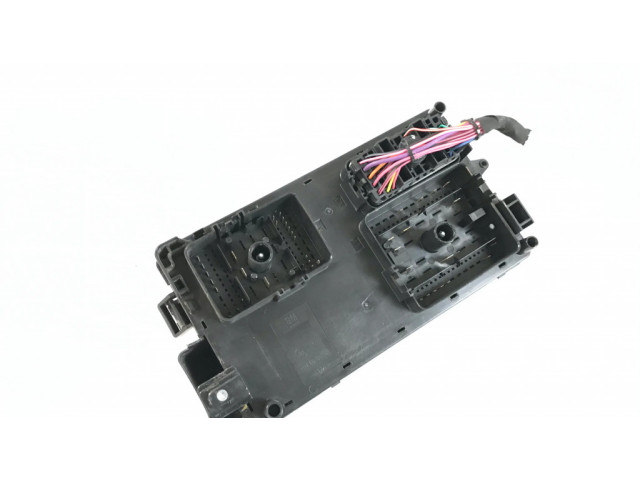   Pojistková skříňka 22760635   Chevrolet Camaro 2015