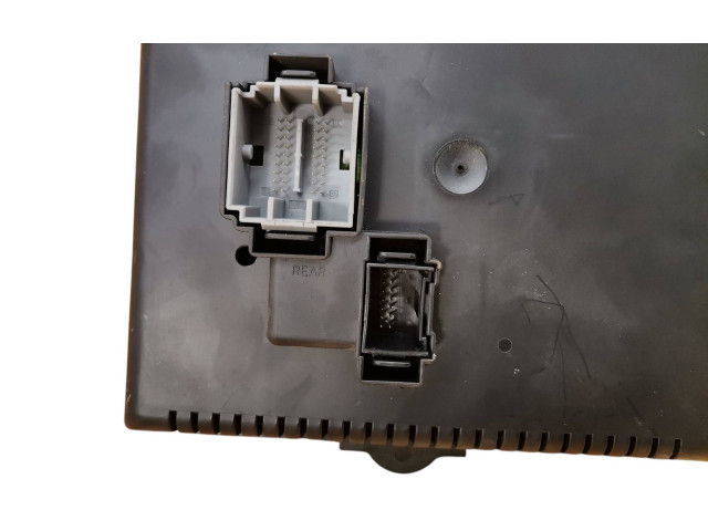 Блок предохранителей 30728512, 06W232   Volvo XC90    