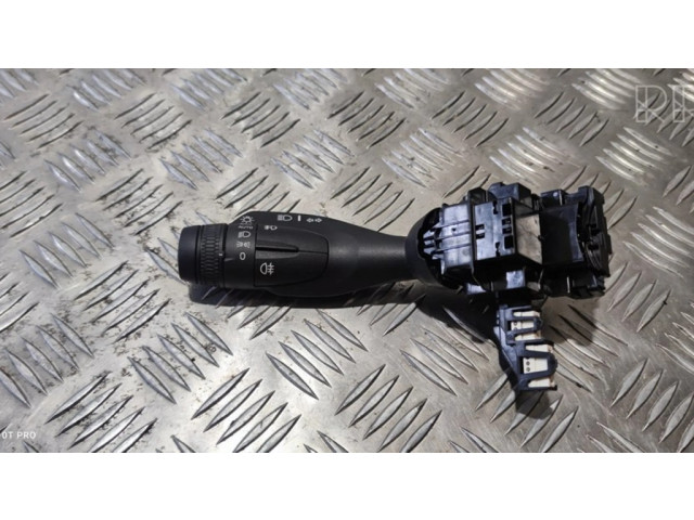 Другая деталь салона