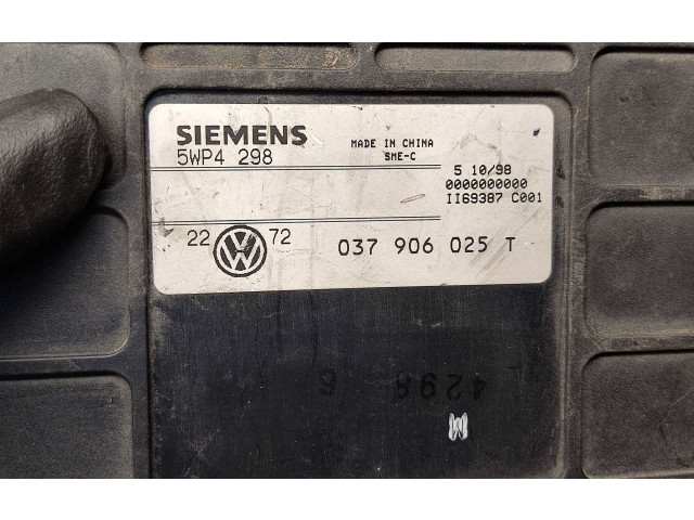 Блок управления двигателем ECU 037906025T, 5WP4298 Volkswagen Golf III 1994