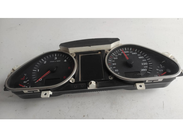 Přístrojová deska Audi A6 S6 C6 4F 2006 4F0910930A, 4F0920931B