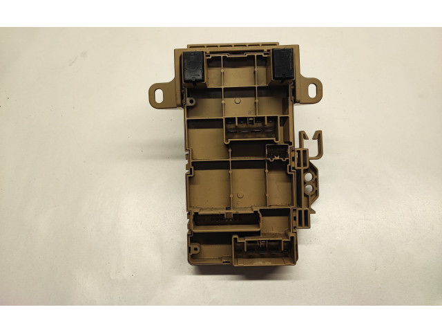   Pojistková skříňka 82201FJ211   Subaru XV 2016