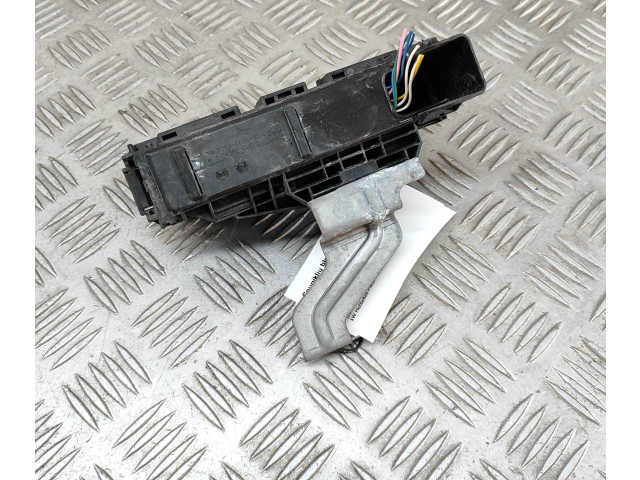 Pojistková skříňka 7154713830, 24382EG002 Nissan Juke II F16 2019