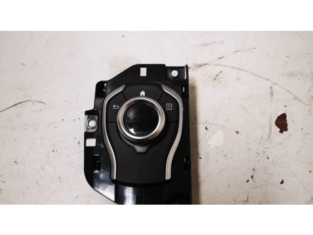 Мултифункционный включатель управления / ручка