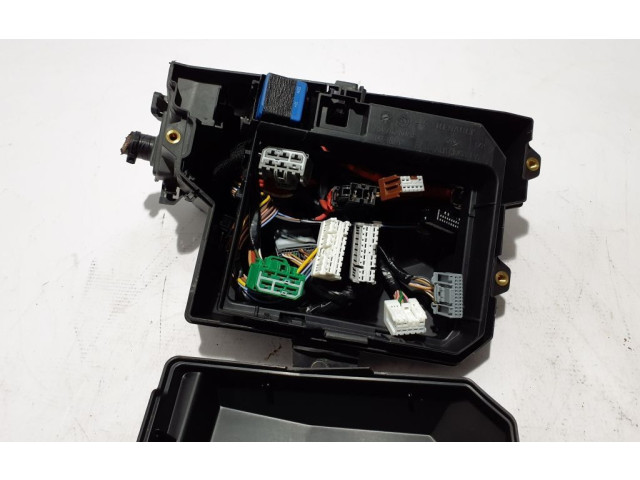 Блок предохранителей 243128516R Dacia Jogger