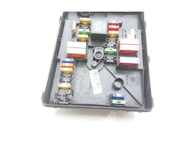 Pojistková skříňka 1K0937125A Skoda Octavia Mk2 (1Z) 2008