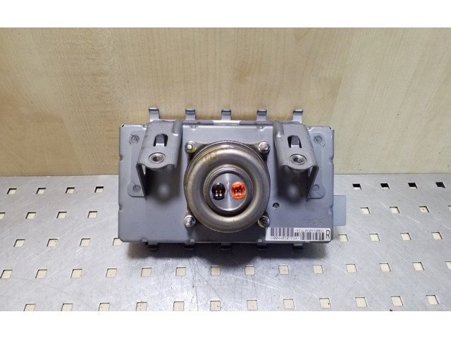 Подушка безопасности пассажира DYK5000   Toyota Prius (XW20)