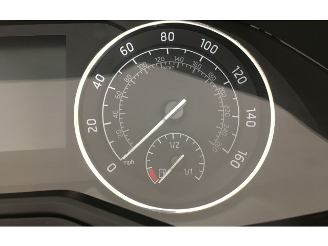 Панель приборов 3V0920941A, VD1048270 Skoda Superb B8 (3V)