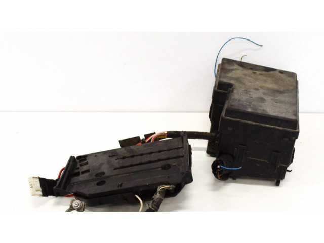 Блок предохранителей  AV6T14A067BB   Ford Focus    