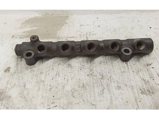 Топливная рампа Toyota Corolla Verso E121