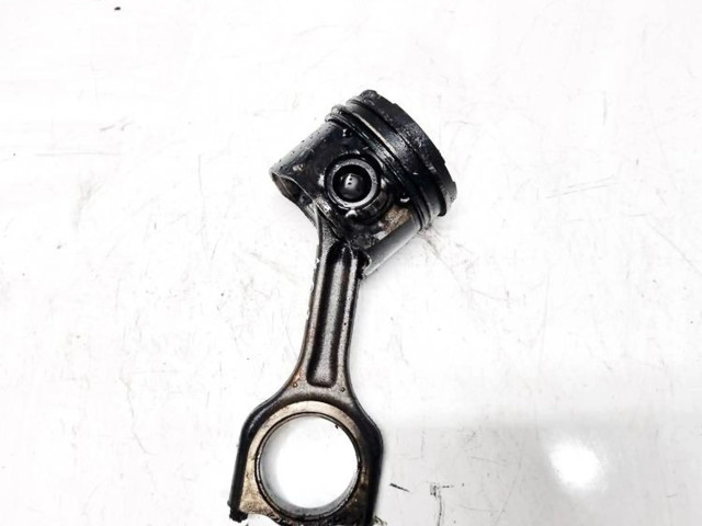 Píst Citroen C4 I pro naftový motor 1.6