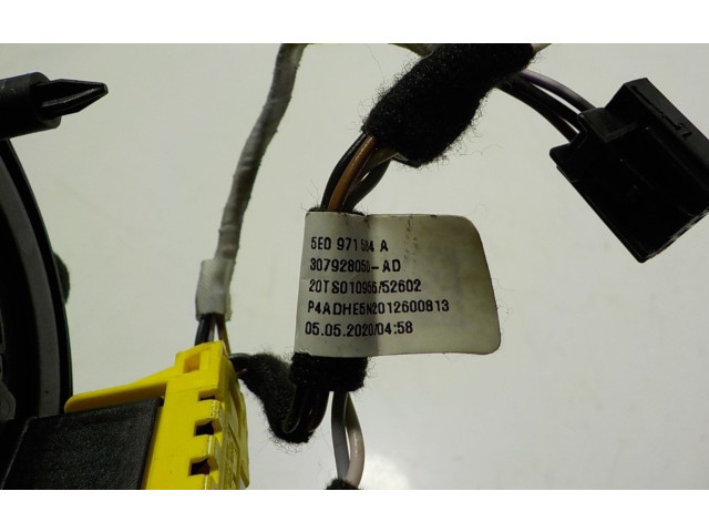 Подушка безопасности водителя 2Q0959653, 5E0971584A Skoda Fabia Mk3 (NJ)