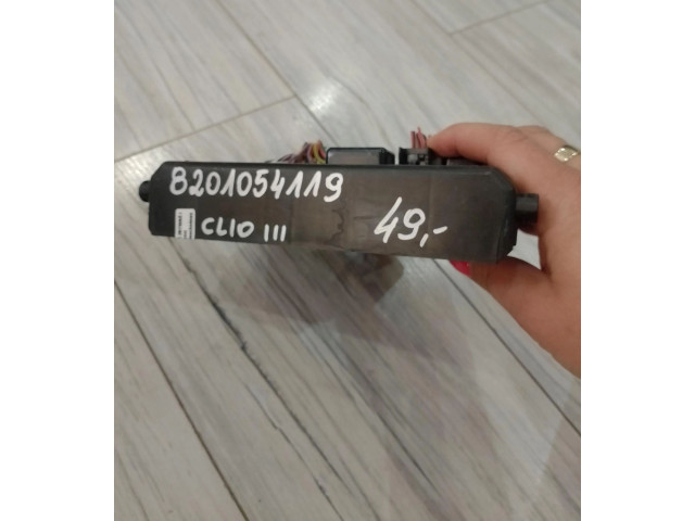 Блок комфорта 8201054119 Renault Clio III