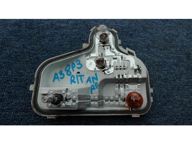 Деталь заднего фонаря