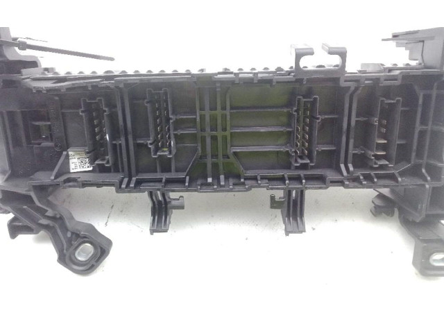 Блок предохранителей A2465400240 Mercedes-Benz A W176