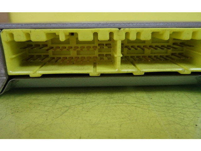 Řídící jednotka MAZDA323F Mazda 323 F 2001