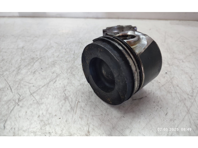  Поршень с шатуном    Nissan X-Trail T30  